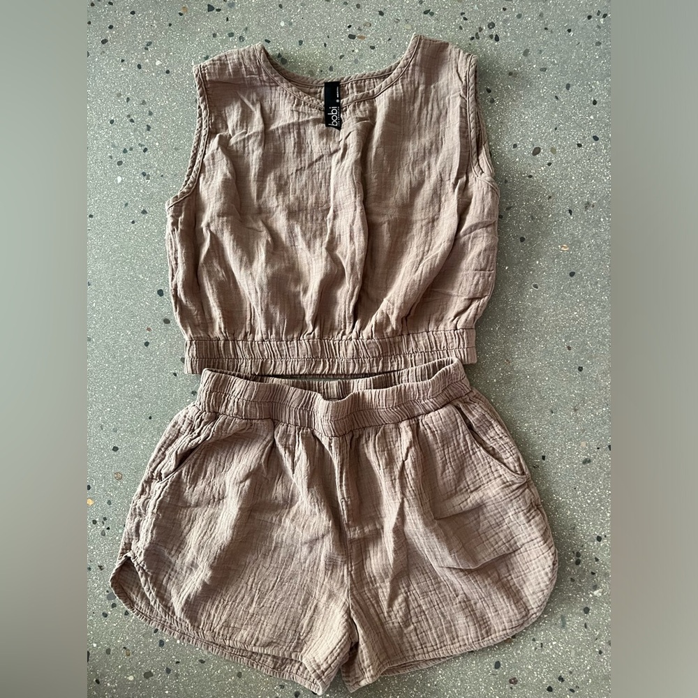 Elastic Crop Top and pull on shorts set in Hazelnut- size medium
